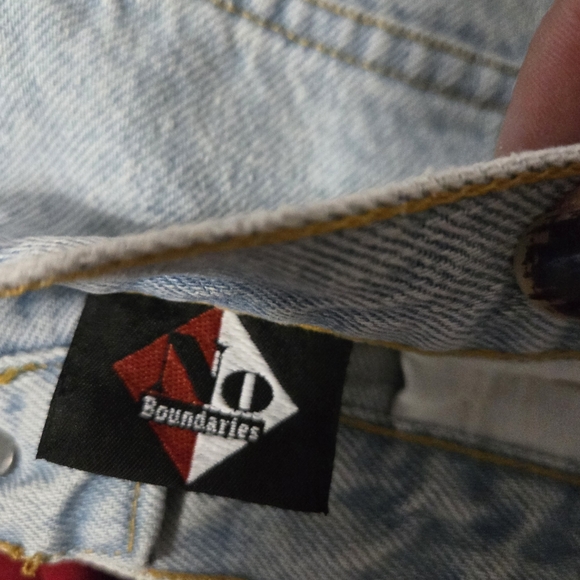 Y2k vintage style light wash womens jean shorts - Picture 6 of 8